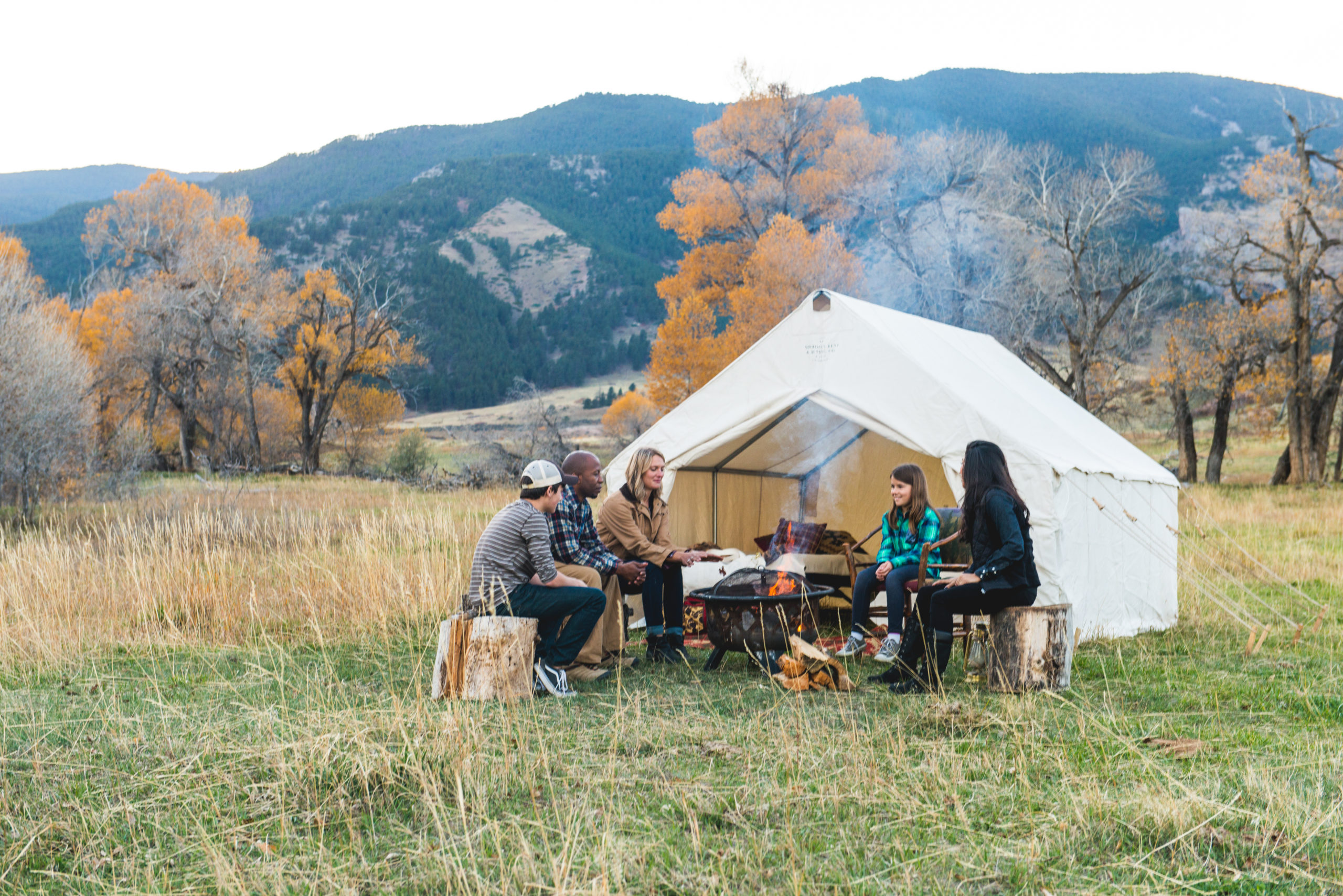Top 5 Reasons to Go Camping with Friends and Family